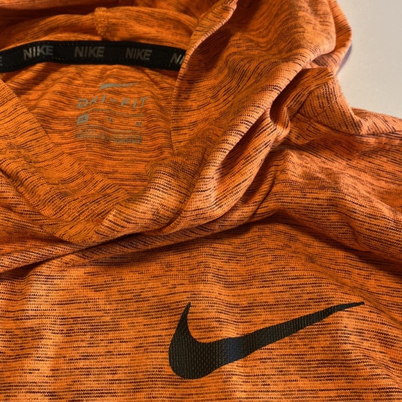 Nike Dri-Fit youth size XL - Picture 2 of 2